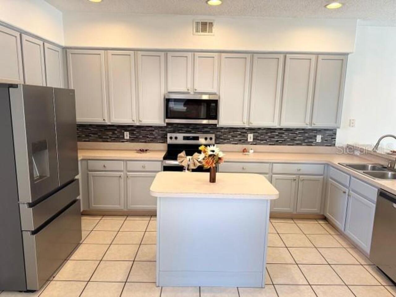 Listing Photo 8