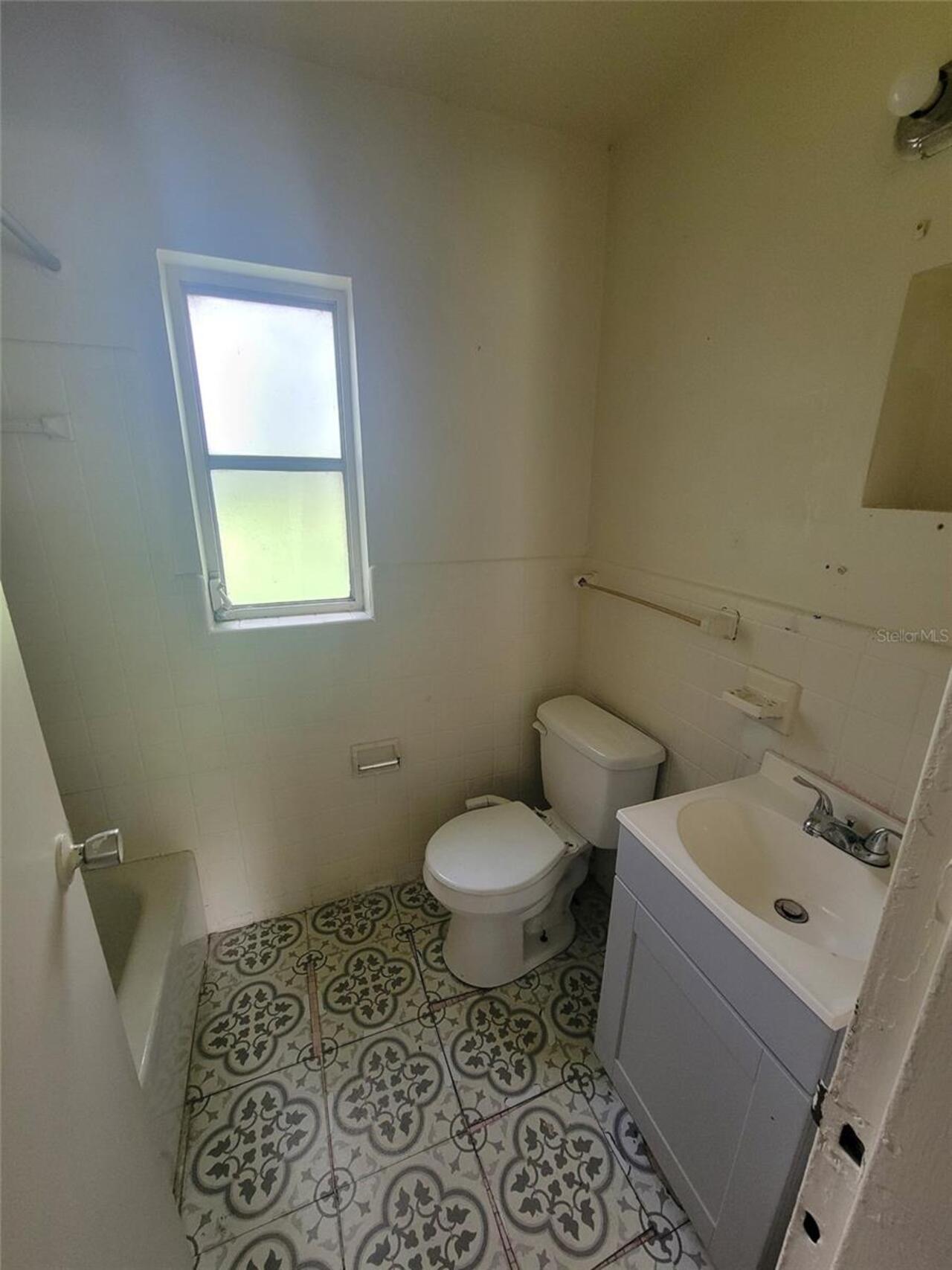 Listing Photo 10