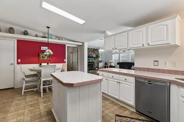 Listing Photo 16