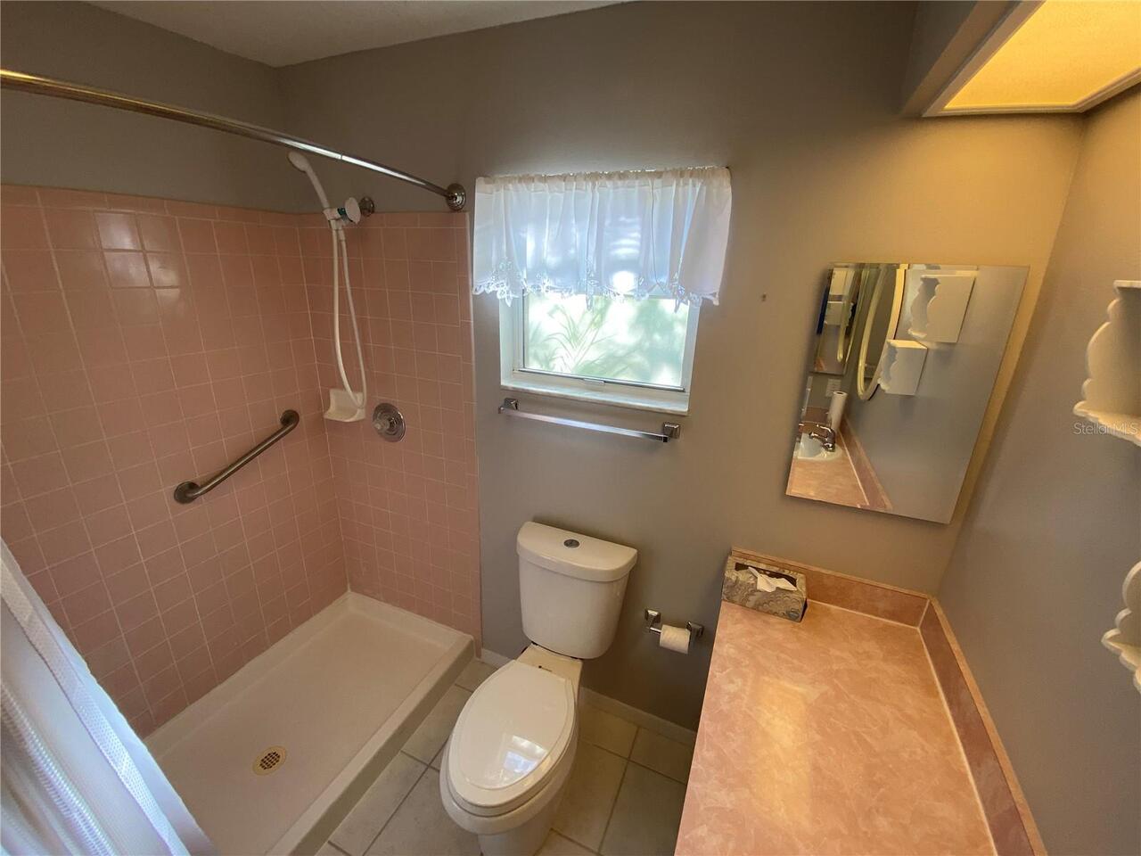 Listing Photo 12