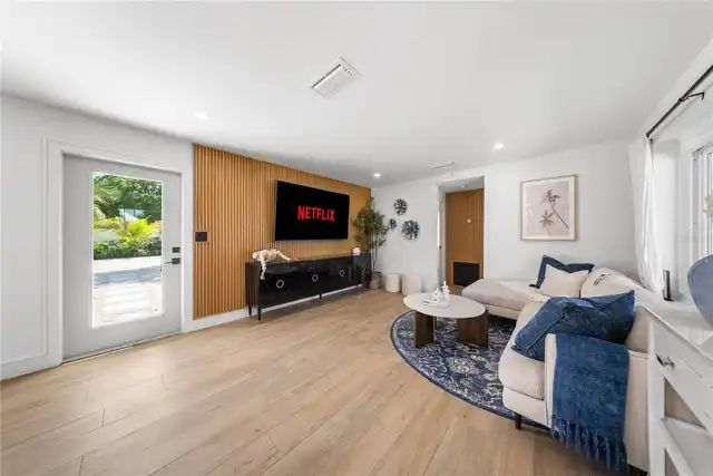 Listing Photo 9