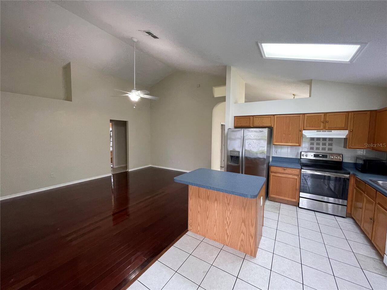 Listing Photo 8