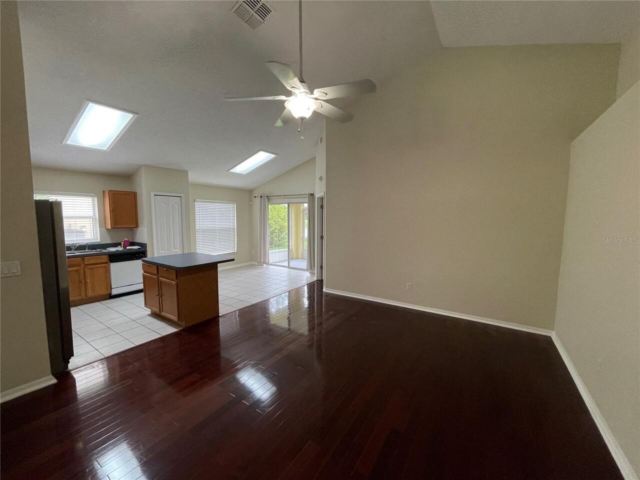 Listing Photo 10