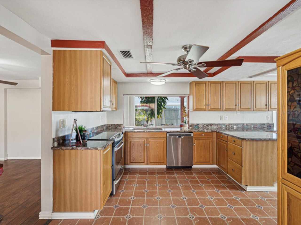 Listing Photo 7