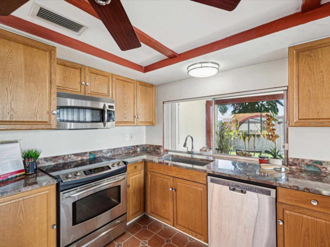 Listing Photo 9