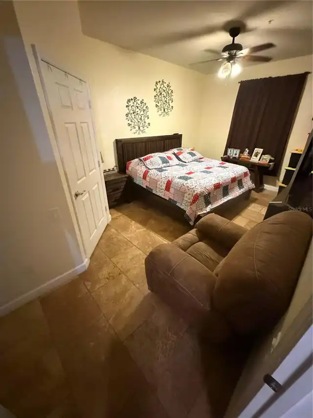 Listing Photo 12