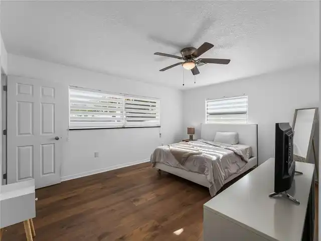 Listing Photo 12