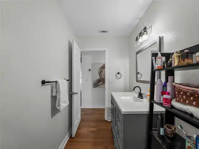 Listing Photo 16