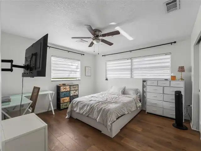 Listing Photo 20