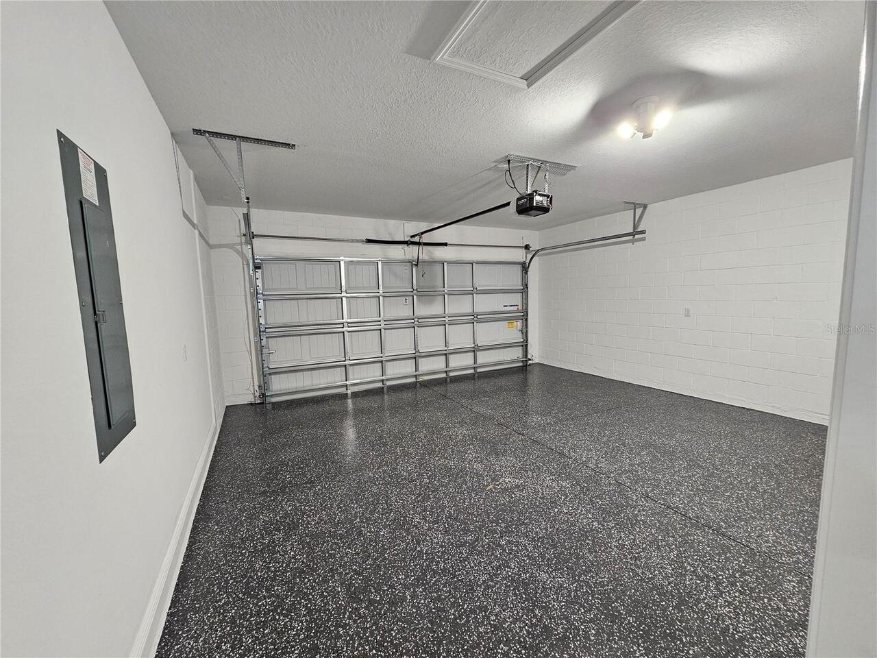 Listing Photo 12