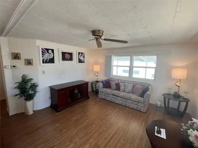 Listing Photo 7