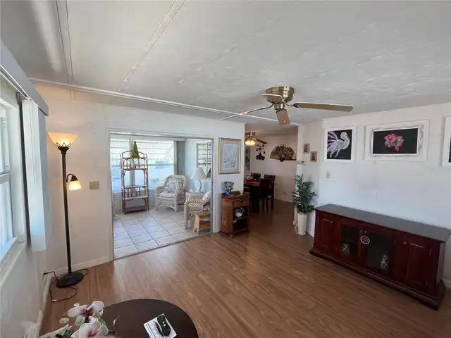 Listing Photo 8