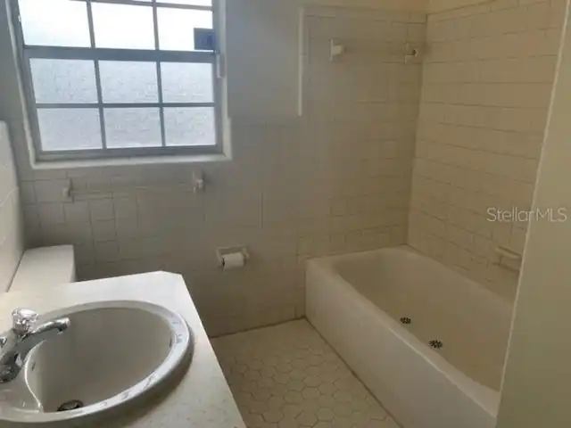 Listing Photo 9