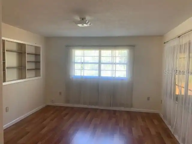 Listing Photo 14