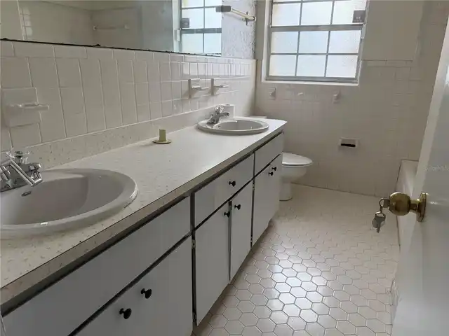 Listing Photo 17