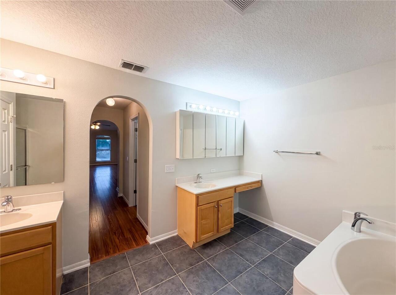 Listing Photo 22