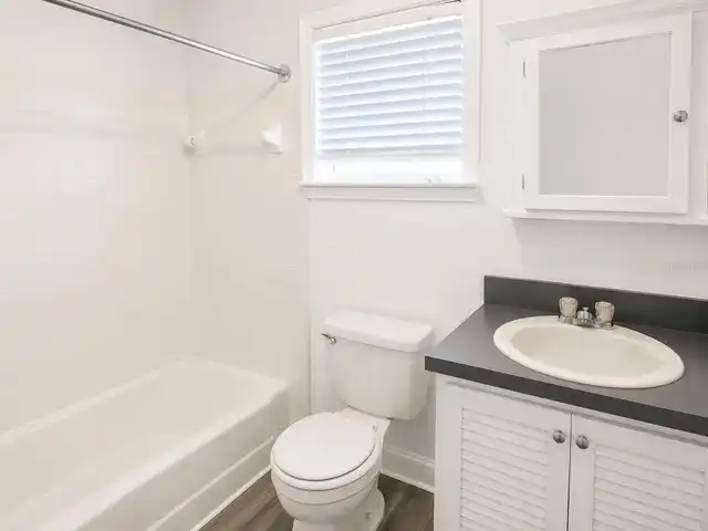 Listing Photo 9