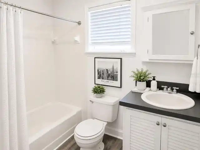 Listing Photo 10
