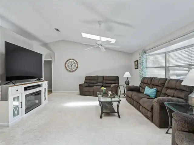Listing Photo 25