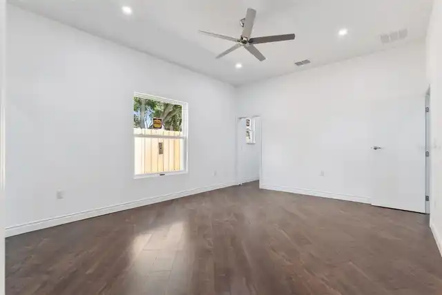 Listing Photo 13