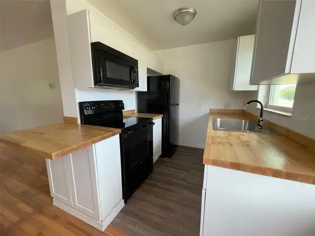 Listing Photo 14