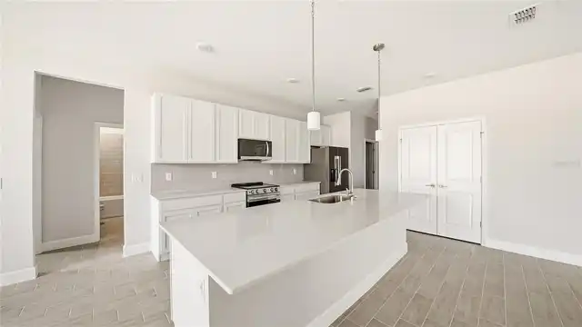 Listing Photo 8