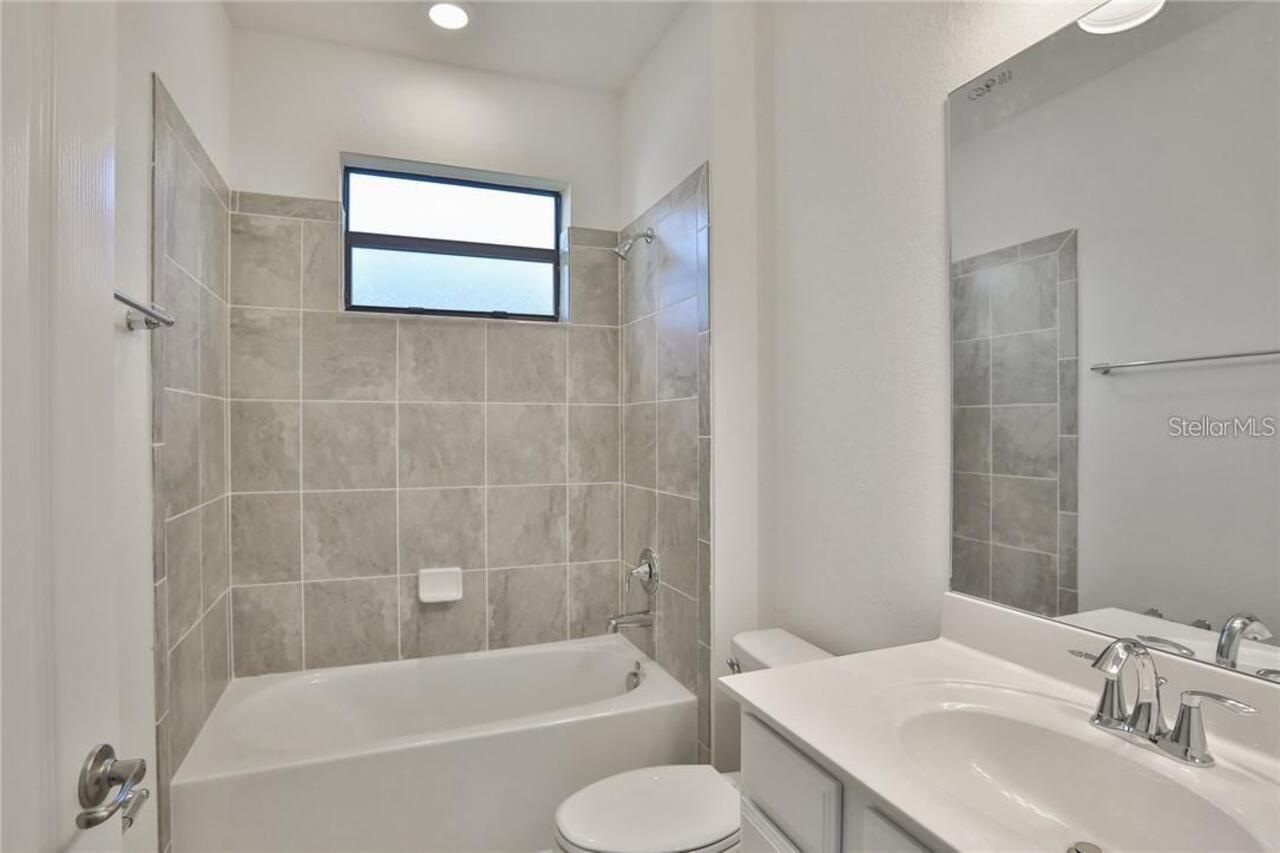 Listing Photo 8