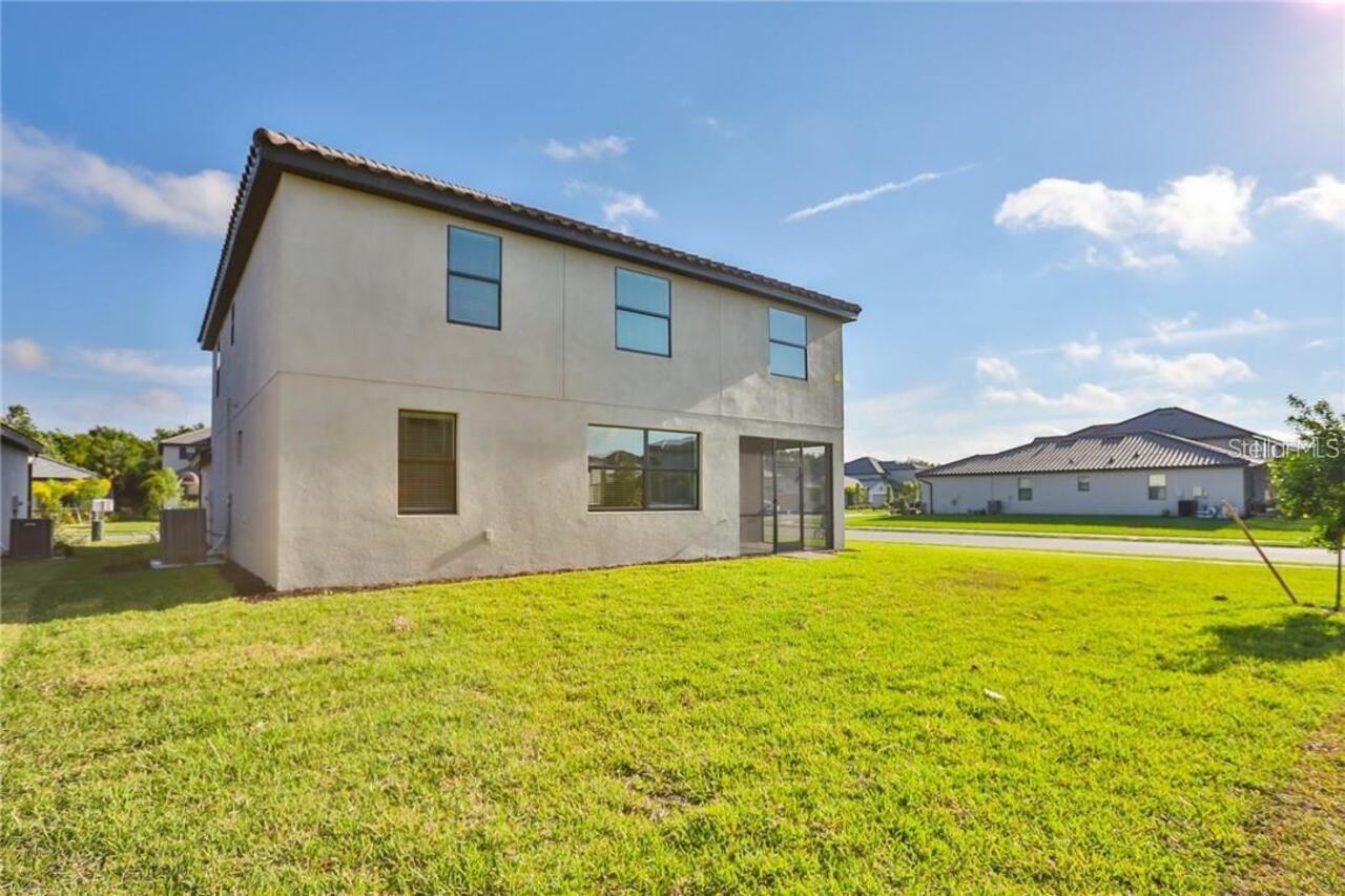 Listing Photo 14