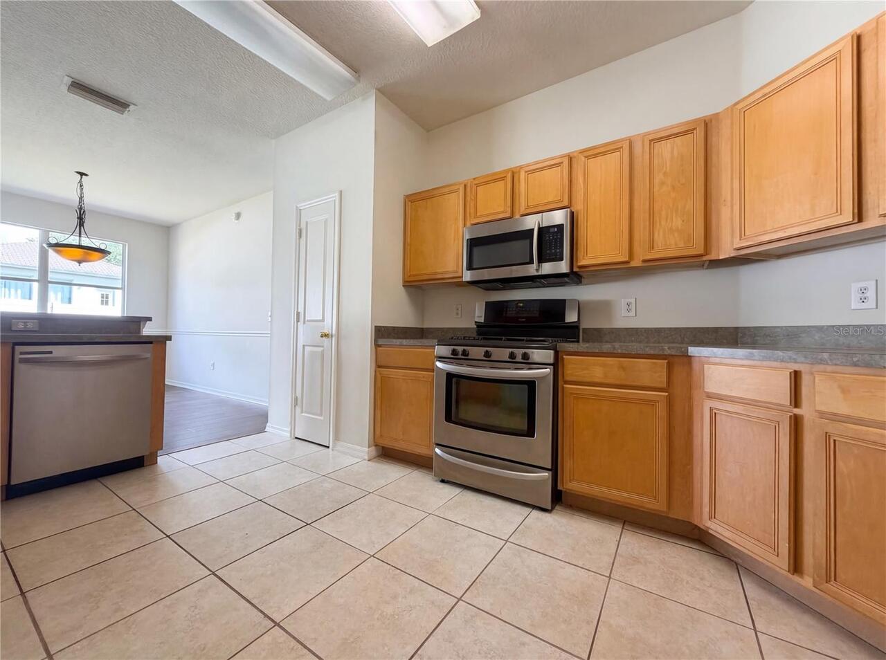 Listing Photo 10