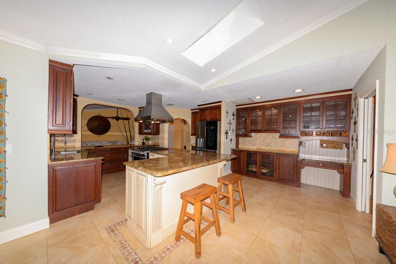 Listing Photo 12