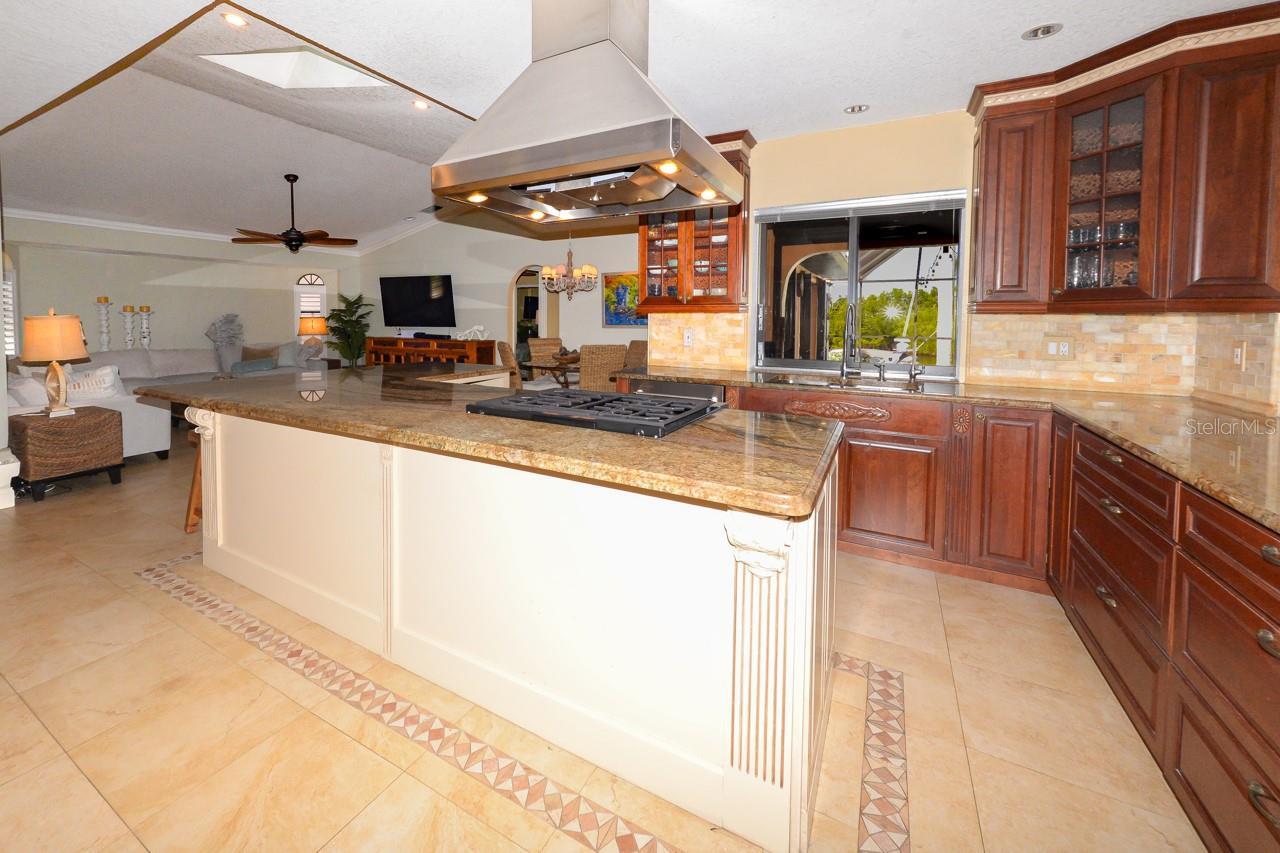 Listing Photo 14