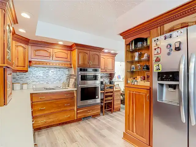 Listing Photo 9