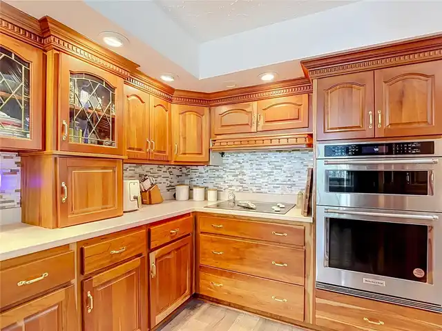 Listing Photo 10