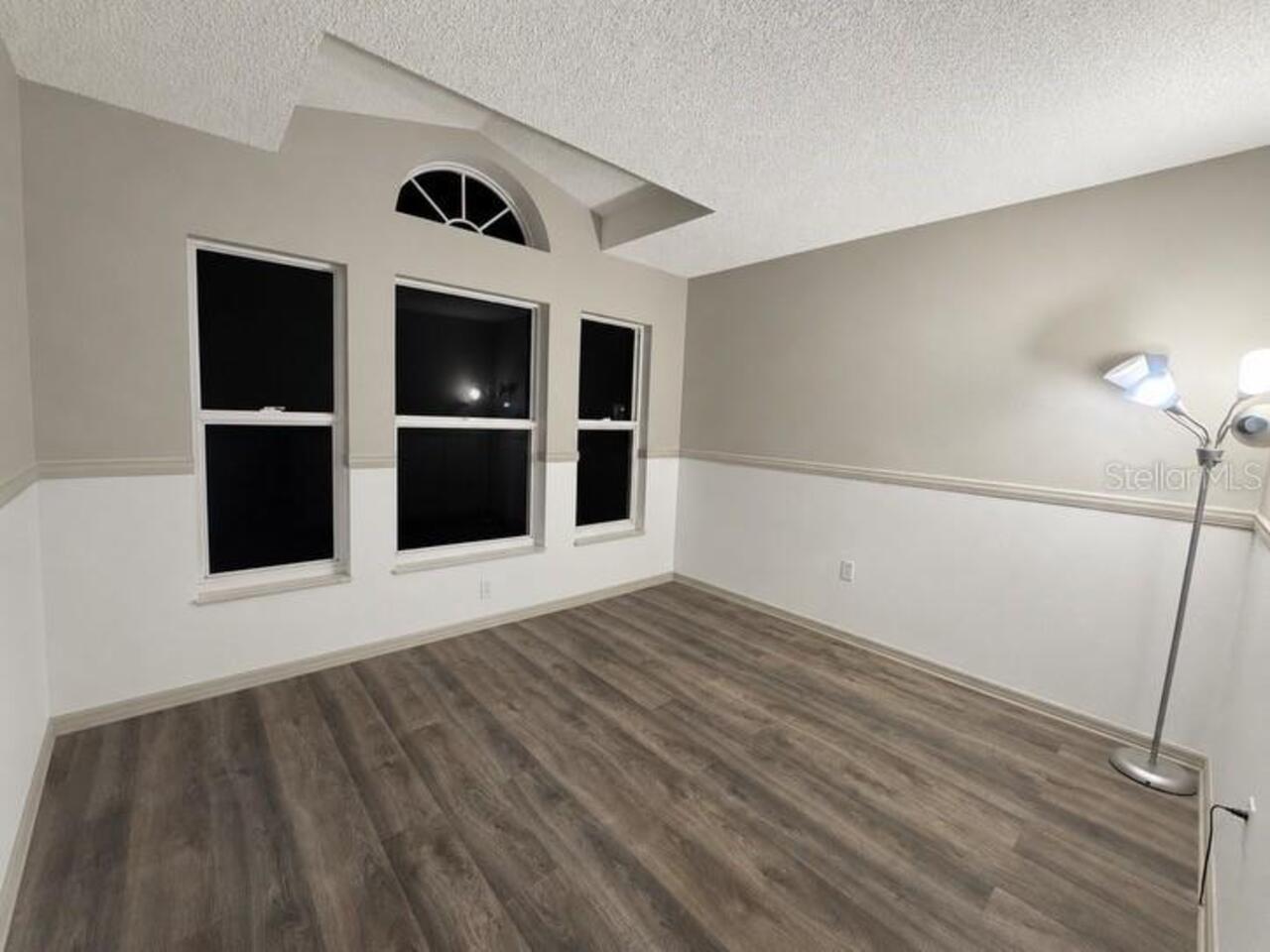 Listing Photo 12
