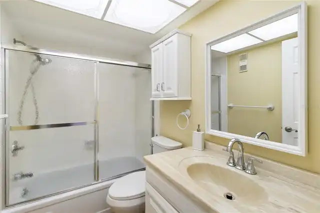 Listing Photo 11