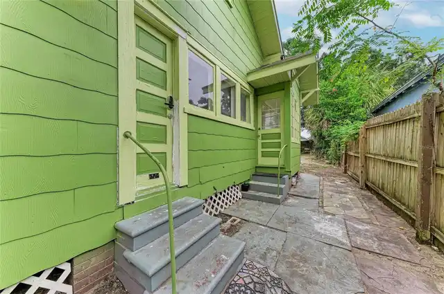 Listing Photo 8