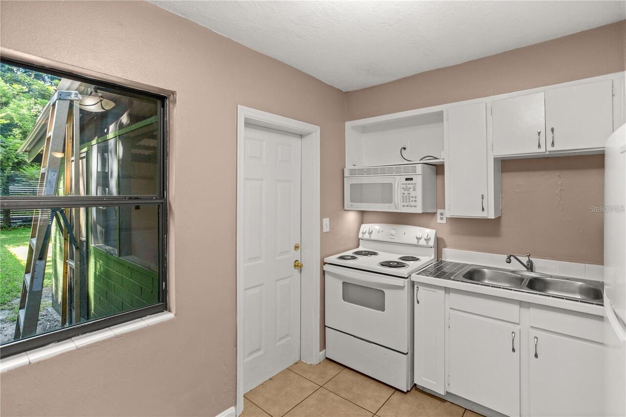 Listing Photo 10