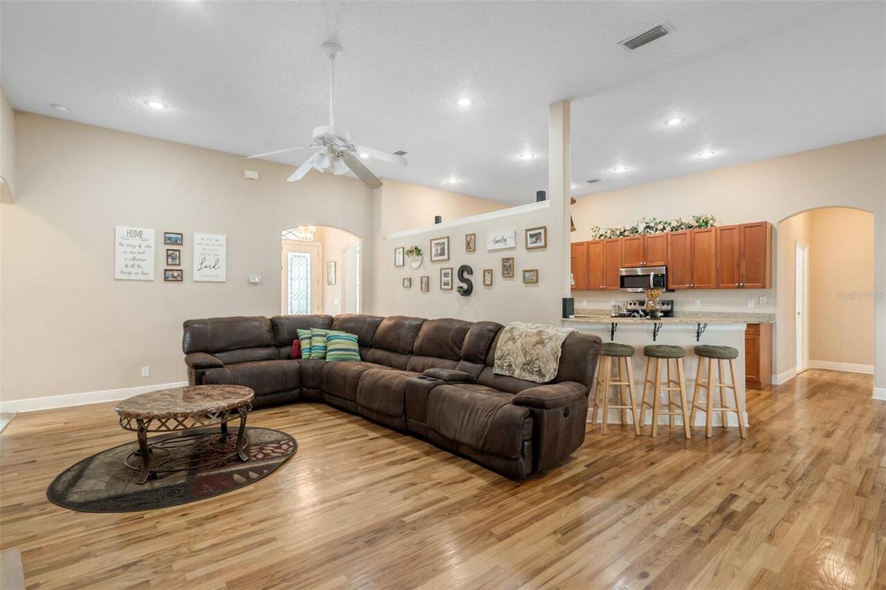 Listing Photo 9