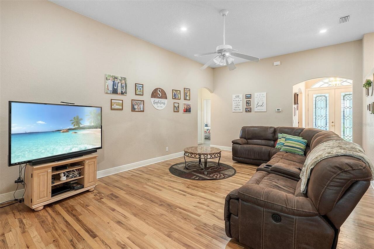 Listing Photo 10
