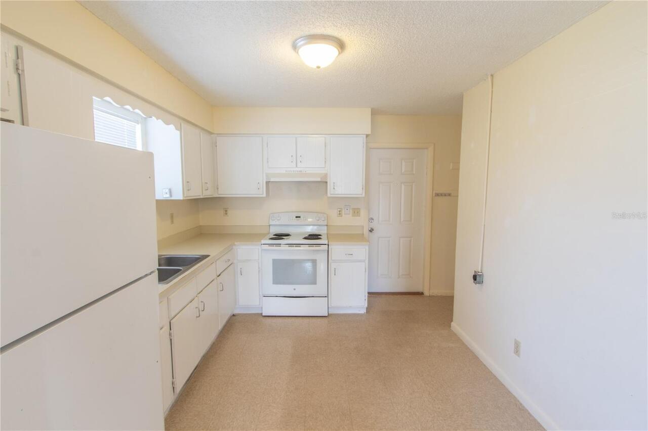 Listing Photo 8