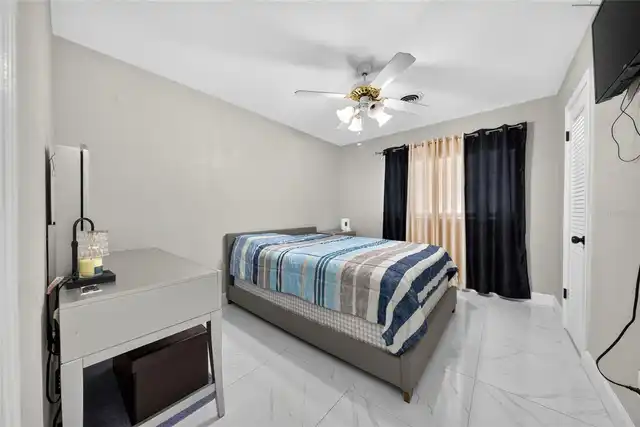 Listing Photo 10
