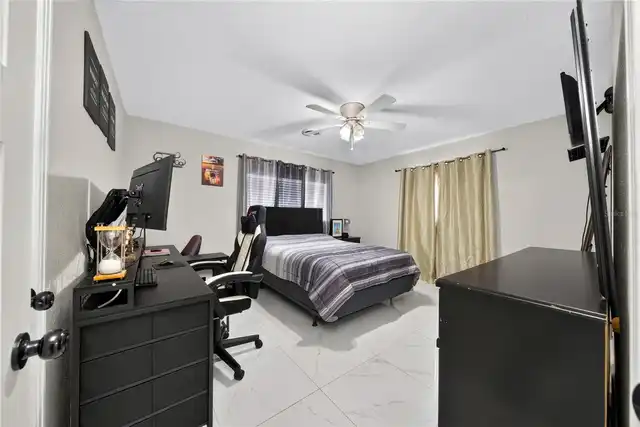 Listing Photo 12