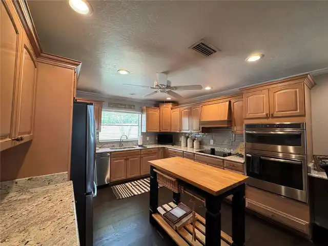Listing Photo 14