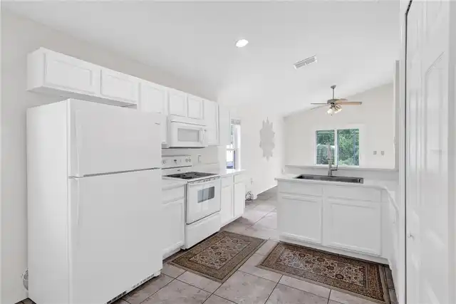 Listing Photo 10