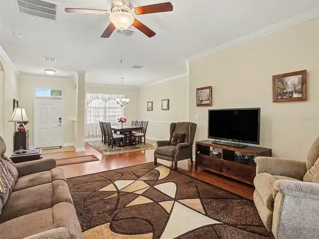 Listing Photo 9