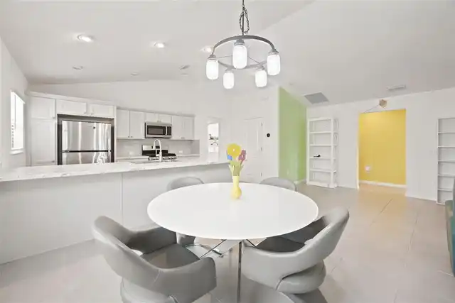 Listing Photo 18
