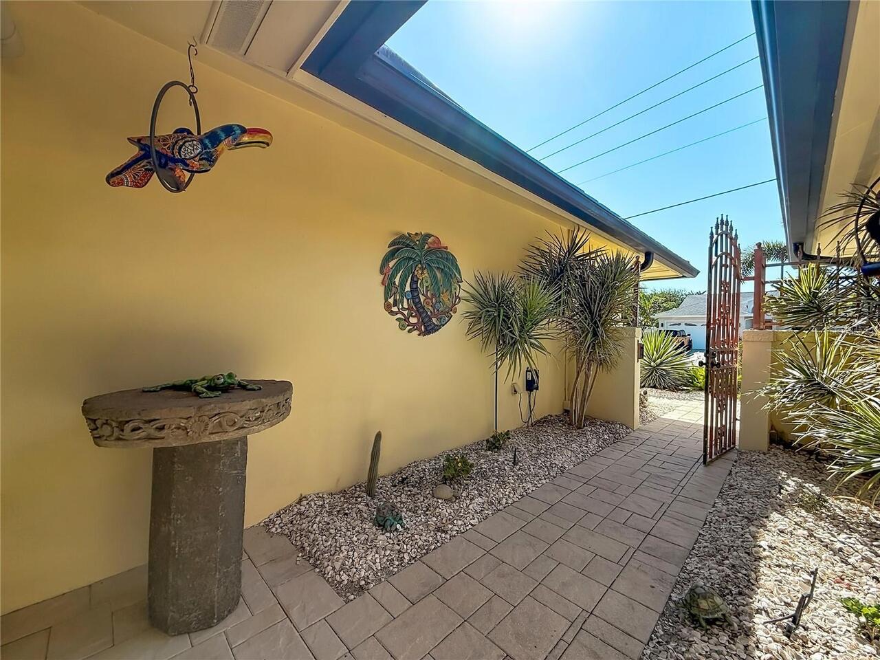 Listing Photo 12