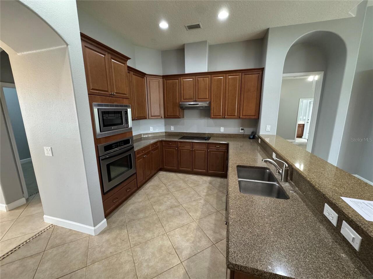 Listing Photo 14