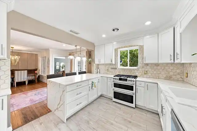 Listing Photo 11