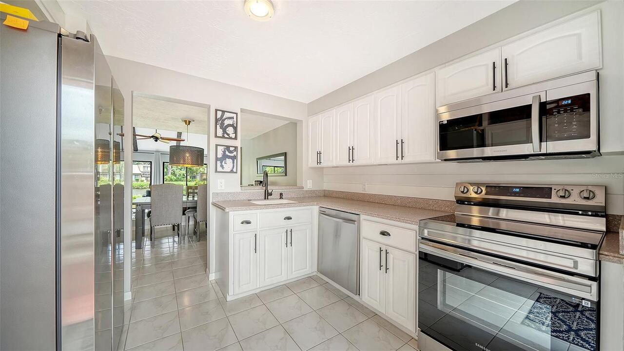 Listing Photo 11